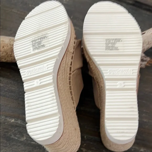 Gentle Souls Beige Knot Wedge Sandals never worn sz9 - Picture 3 of 6